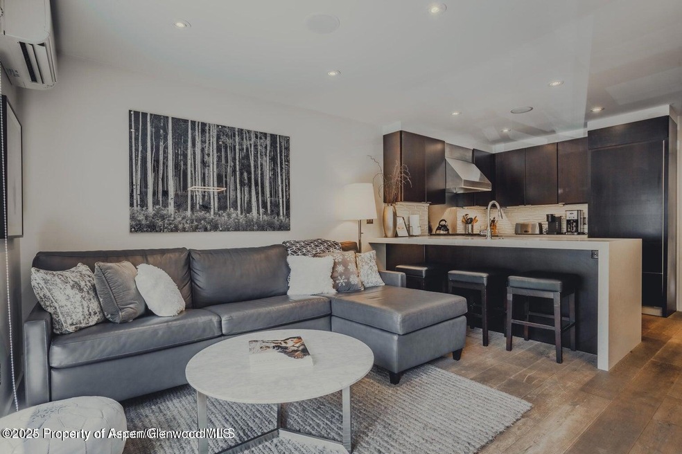 124 E Durant Ave #6