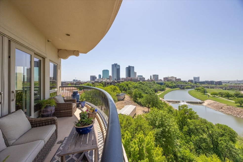 501 Samuels Ave unit 510, Fort Worth, TX 76102 - photo 1
