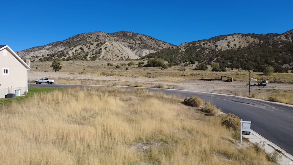 562 S 600 E unit 12, Nephi, UT 84648 - photo 1