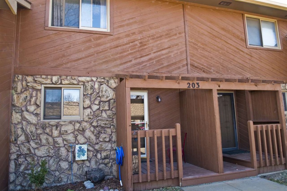 1530 N. Smith Cir #203