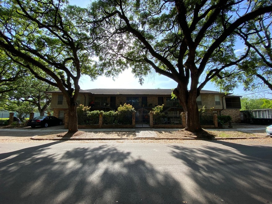 3814 Mulberry St unit 3, Houston, TX 77006 - photo 1