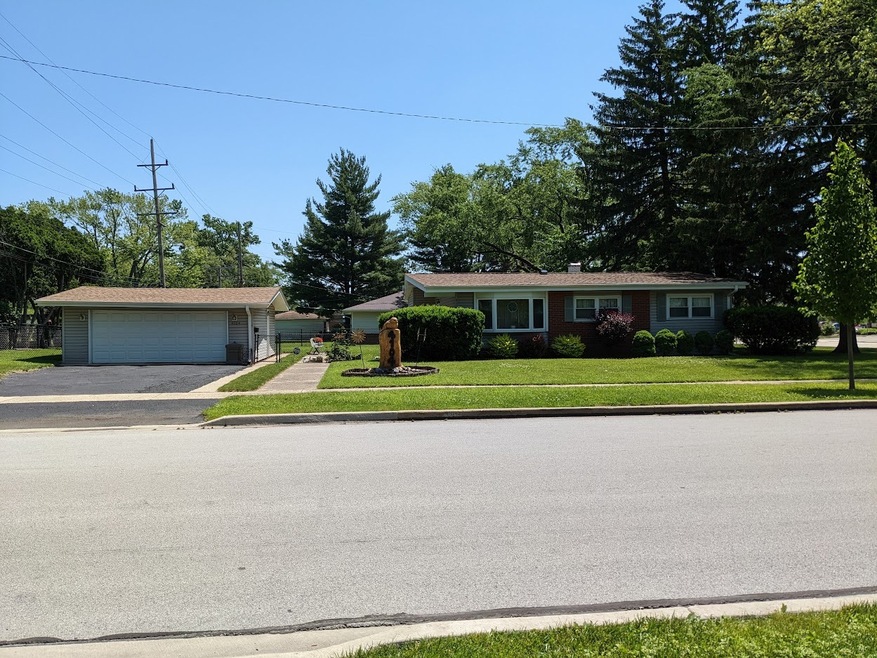 4104 Wren Ln, Rolling Meadows, IL 60008 - photo 1