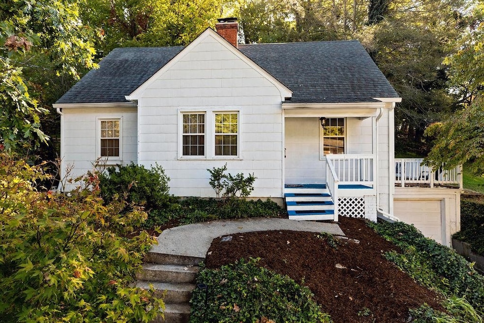 813 N Coalter St, Staunton, VA 24401 - photo 1