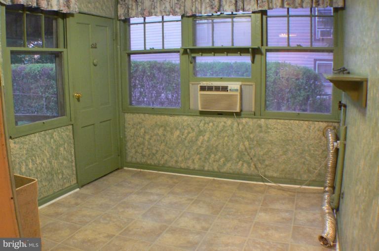 436 S 2nd St, Chambersburg, PA 17201 - photo 1