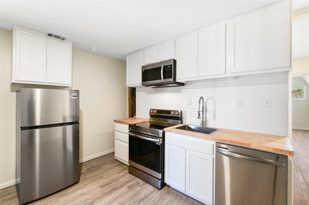 For Rent $1,350/month