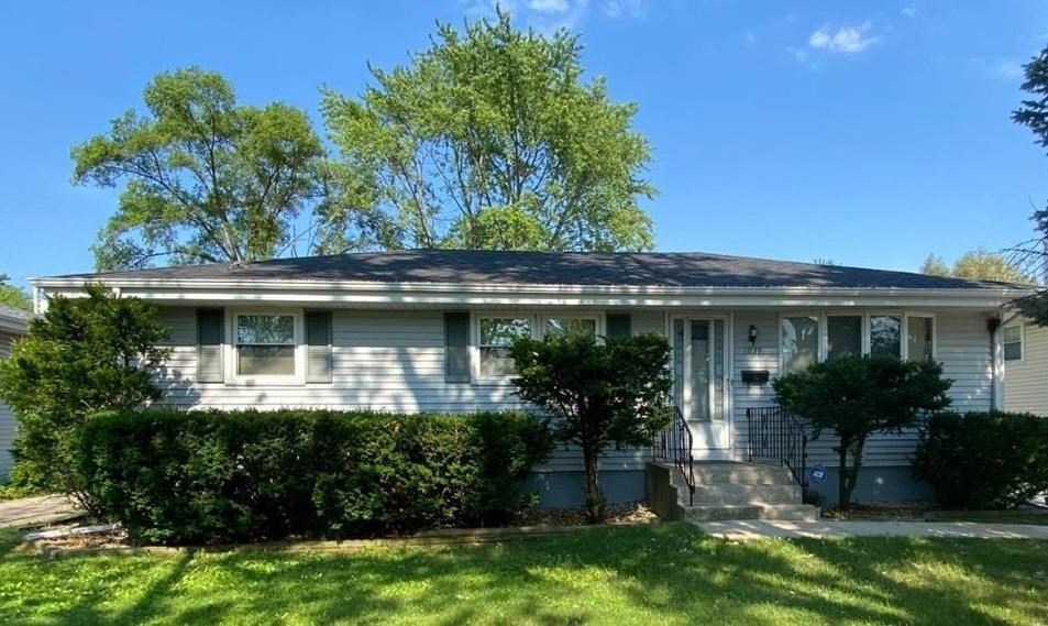 1039 Jackson Ave, Dyer, IN 46311 - photo 1