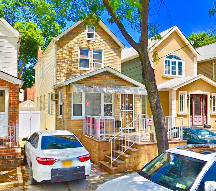 8411 108th Ave, Ozone Park, NY 11417 - photo 1