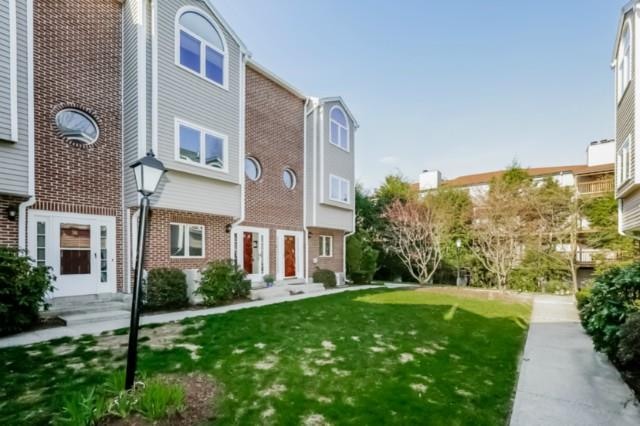 Seir Hill Gardens unit 37, Norwalk, CT 06850 - photo 1