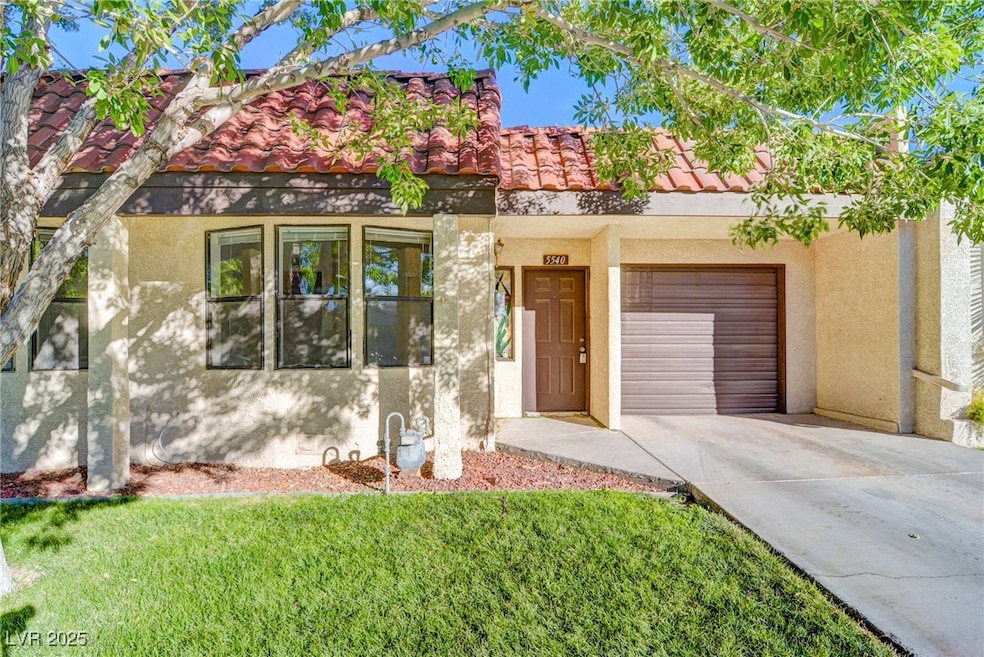 5540 Hobble Creek Dr, Las Vegas, NV 89120 - photo 1