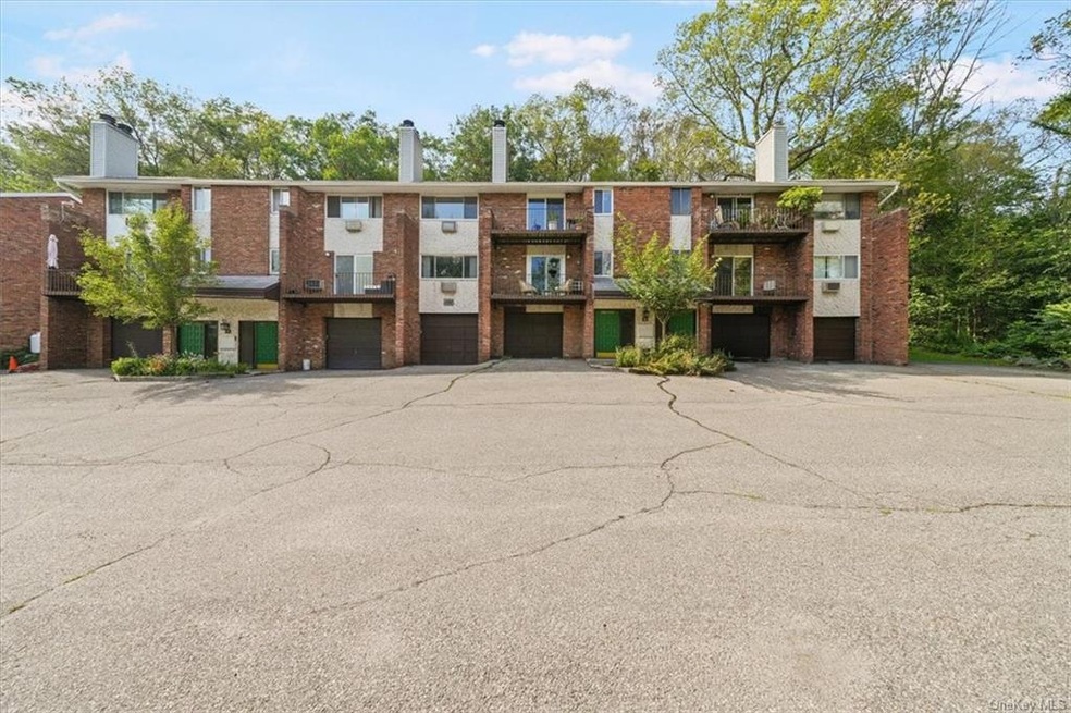 1303 Parkview Dr unit 1303, Southfields, NY 10975 - photo 1