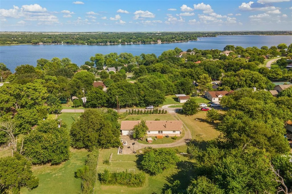 131 Lakeview Terrace, Weatherford, TX 76087 - photo 1