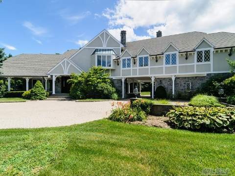 23 Hunt Ct, Glen Head, NY 11545 - photo 1