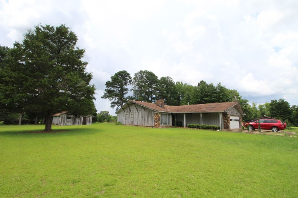 Located on 2 Acres...24x33 Shop...near Pickwick La