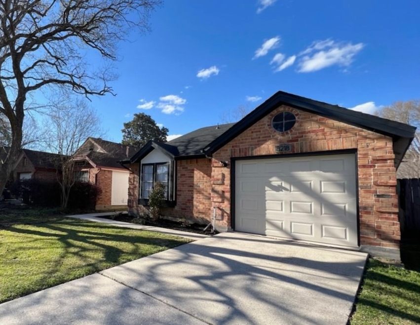 8218 Summertree Dr, Houston, TX 77040 - photo 1