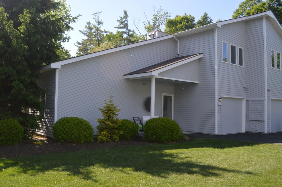 17 Muirfield Dr unit 17A, Lenox, MA 01240 - photo 1