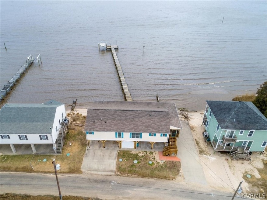 916 Fort Lowry Ln, Dunnsville, VA 22454 - photo 1