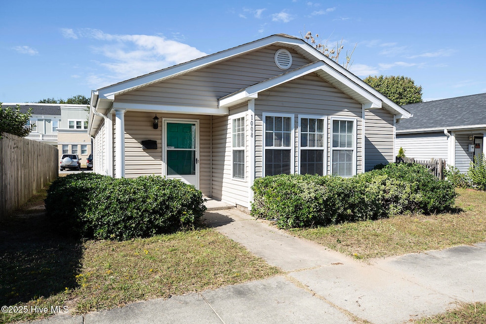 1008 S 10th St, Wilmington, NC 28401 - photo 1
