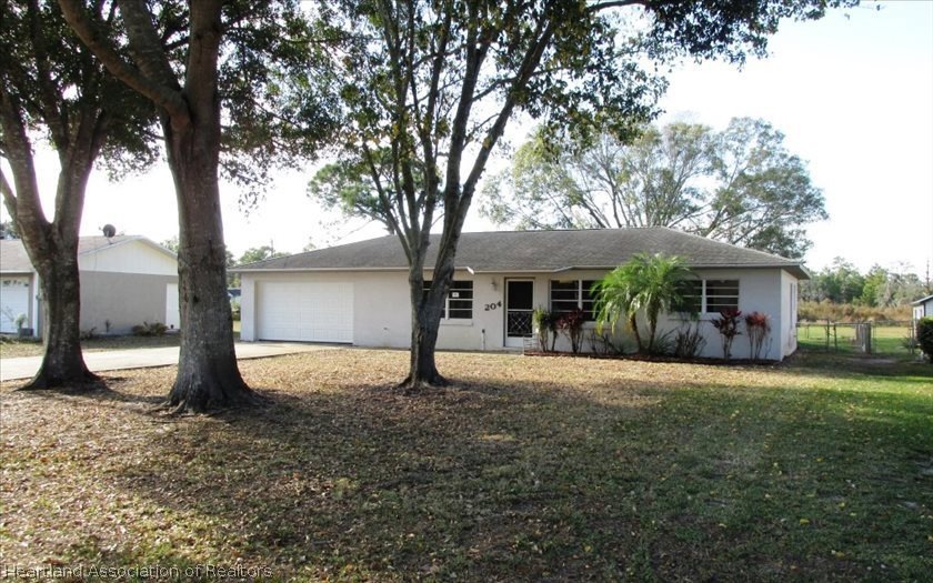 204 Washington Blvd, Lake Placid, FL 33852 - photo 1