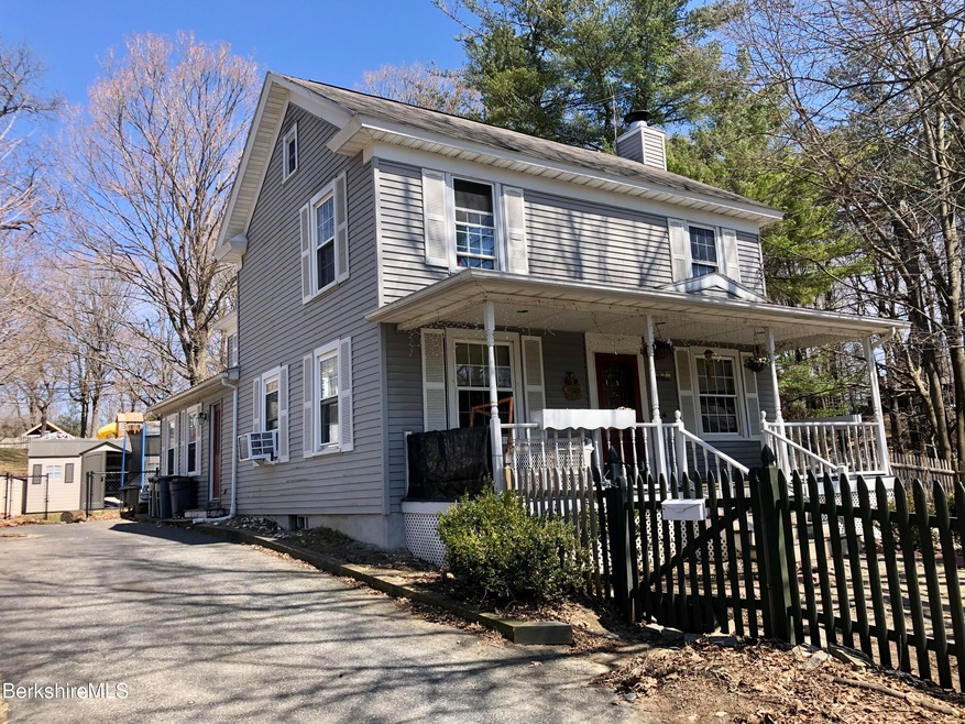 Front exterior/driveway
