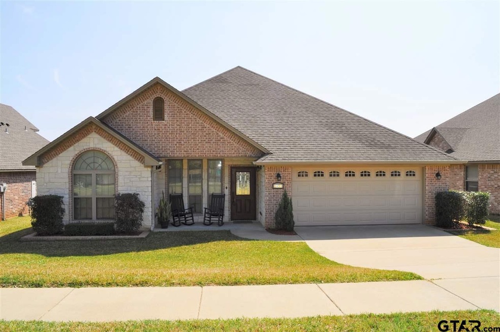 1653 Skidmore Ln, Tyler, TX 75703 - photo 1