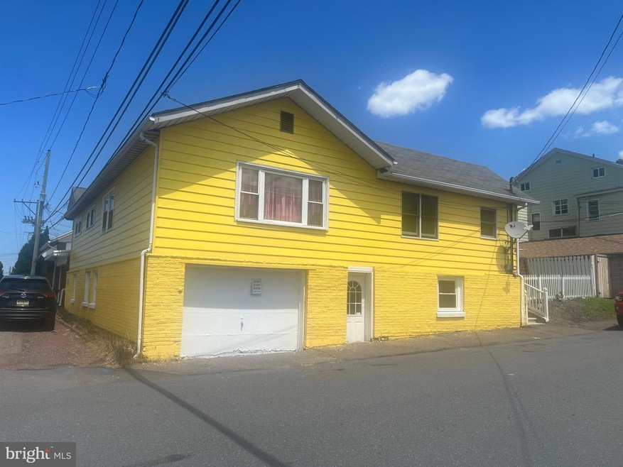 248 S Kennedy Dr, McAdoo, PA 18237 - photo 1