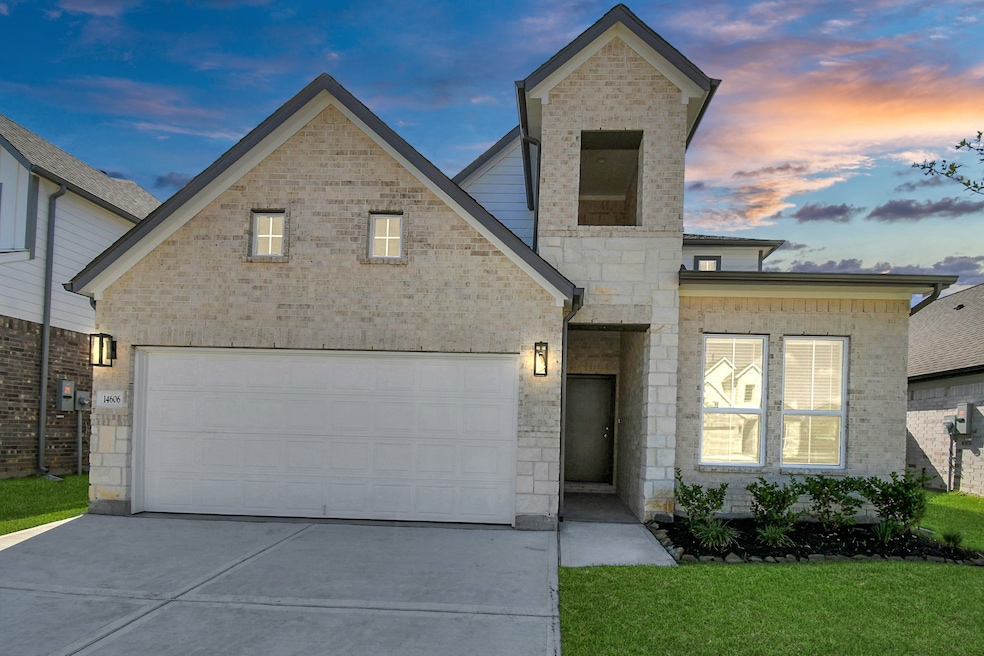 Welcome to 14603 Surfbird Ln, located in the highly sought after Edgewood Village Community.
Sample photo of completed home with similar floor plan. Actual colors and selections may vary.