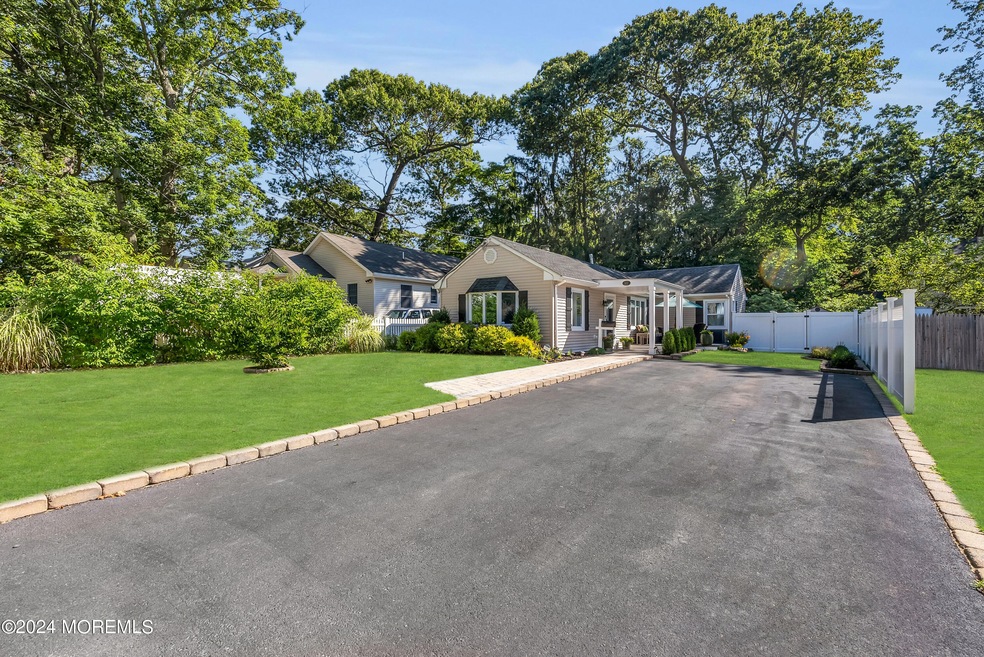 187 Pinecrest Rd, Oakhurst, NJ 07755 - photo 1