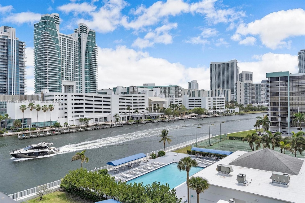 600 Parkview Dr unit 625, Hallandale Beach, FL 33009 - photo 1