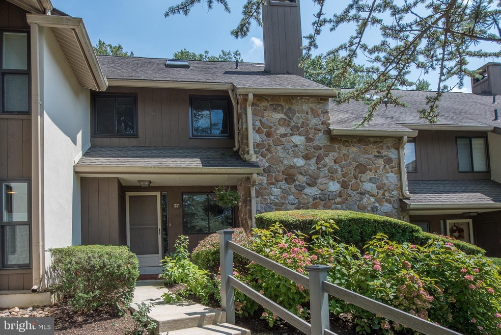 27 Oak Knoll Dr, Berwyn, PA 19312 - photo 1