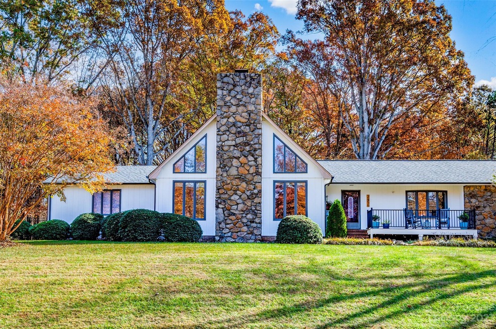 2656 Fines Creek Dr, Statesville, NC 28625 - photo 1