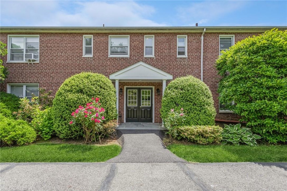 221 Schrade Rd unit 2H, Briarcliff Manor, NY 10510 - photo 1