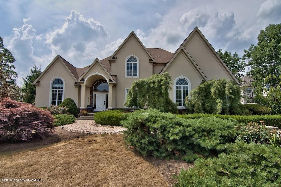 208 Greystone Dr, Shavertown, PA 18708 - photo 1