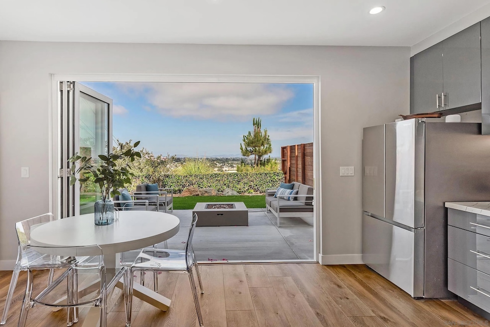 530 Desert View Dr, La Jolla, CA 92037 - photo 1