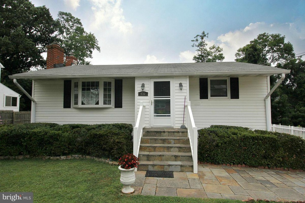 6712 Osborn St, Falls Church, VA 22046 - photo 1