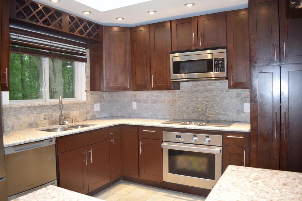 13 Pinter Ln, Monmouth Junction, NJ 08852 - photo 1