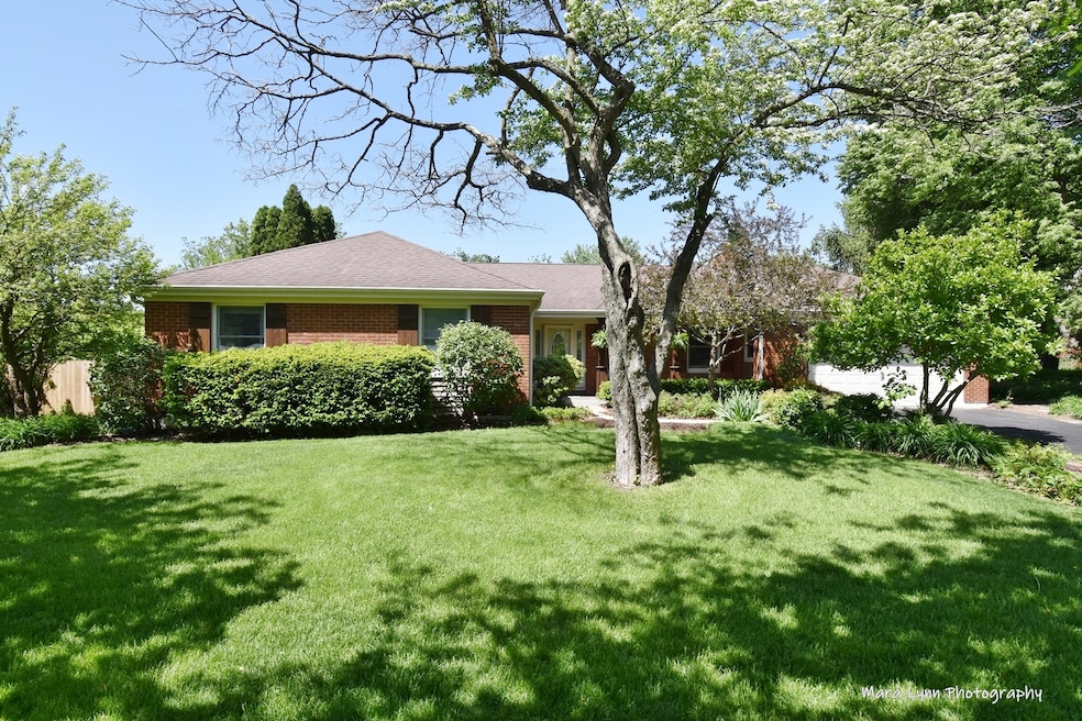 413 Meadowrue Ln, Batavia, IL 60510 - photo 1