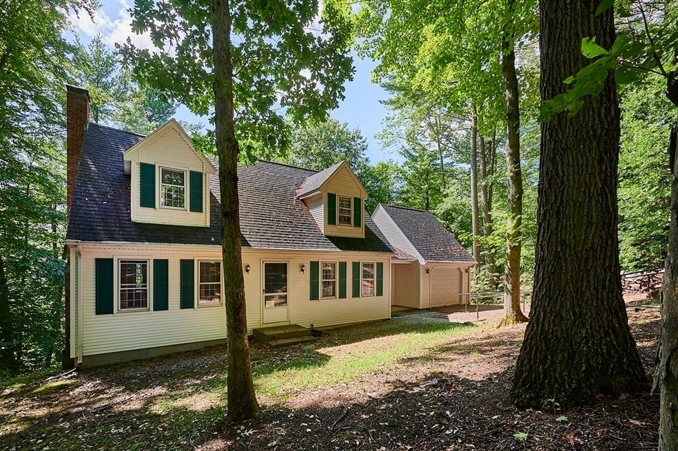 51 Morgan Cir, Amherst, MA 01002 - photo 1