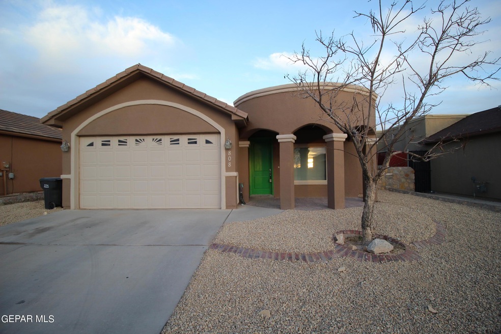 808 Desert Sky Dr, Horizon City, TX 79928 - photo 1