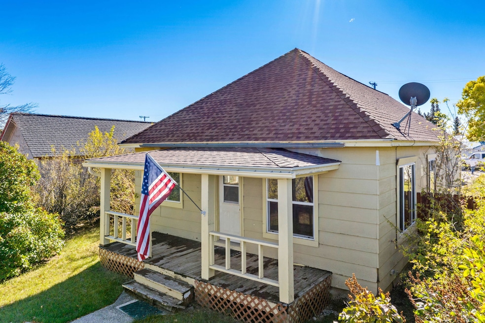 210 3rd Ave N, Stanford, MT 59479 - photo 1