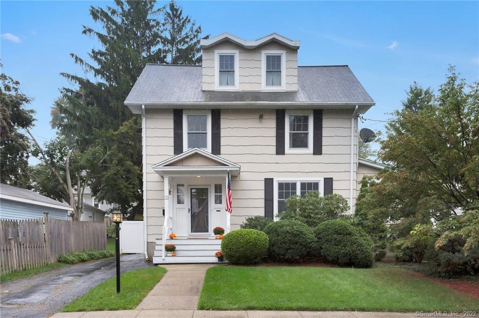 29 Newman Place, Fairfield, CT 06825 - photo 1