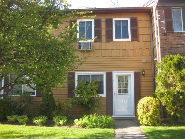 24 East Ave unit 7, Stamford, CT 06902 - photo 1