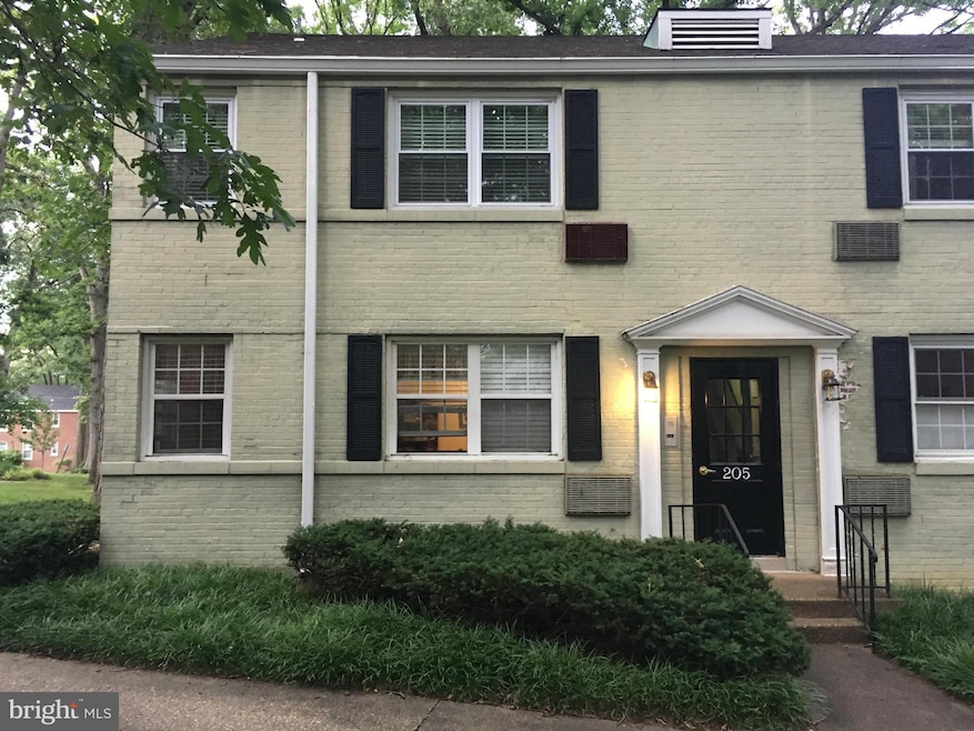 205 N Trenton St unit 2052, Arlington, VA 22203 - photo 1