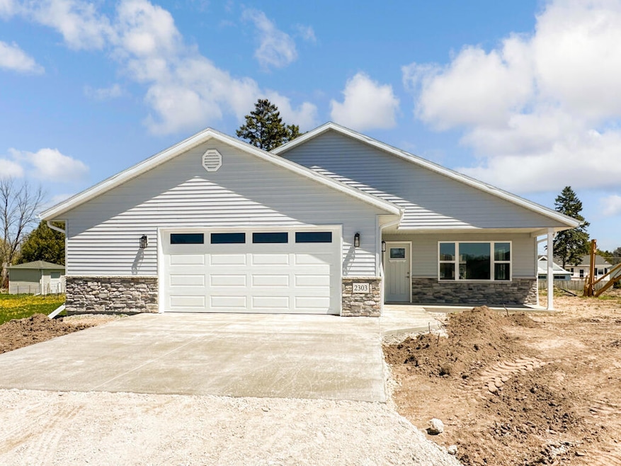 2303 S 19th St, Manitowoc, WI 54220 - photo 1