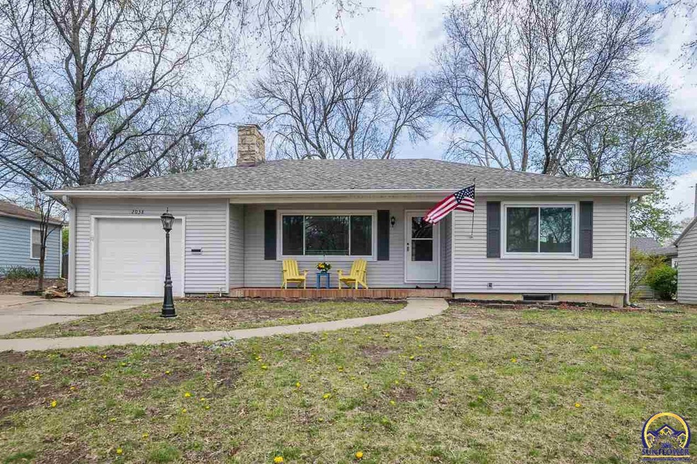 2038 SW Collins Ave, Topeka, KS 66604 - photo 1