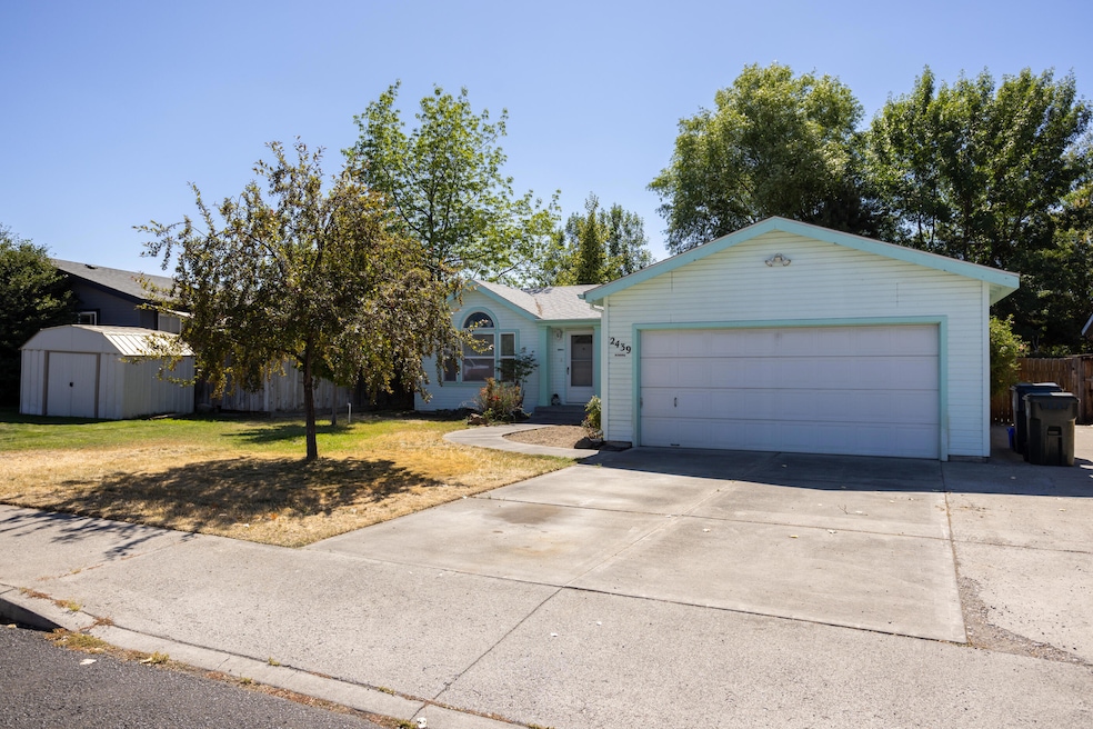 2439 NE Snow Willow-23
