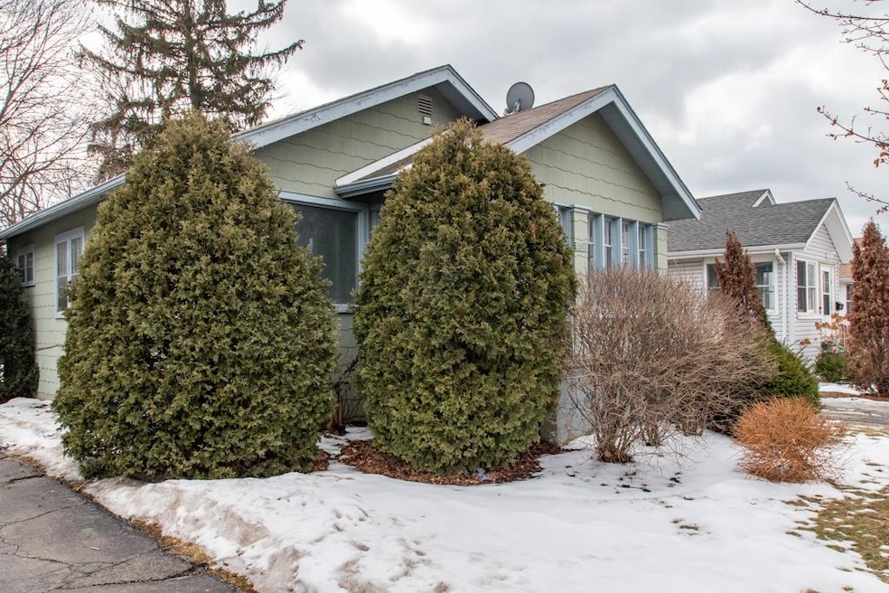 1513 Brookside Ave, Waukegan, IL 60085 - photo 1