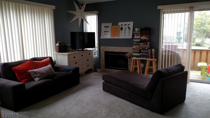 36 Falcon Ridge Way N unit 6, Hamburg, NJ 07419 - photo 1