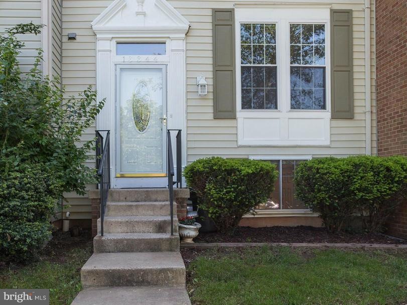 13344 Burkitts Rd, Fairfax, VA 22033 - photo 1