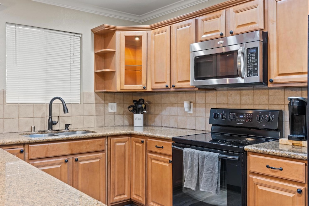 151 W Woodland Ave, Woodland, CA 95695 - photo 1