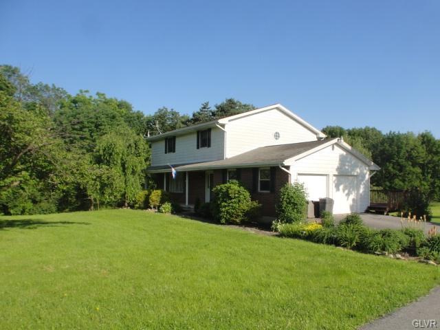 2434 E Scenic Dr, Bath, PA 18014 - photo 1